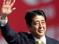 Премьер Японии пообещал решить вопрос с Курилами