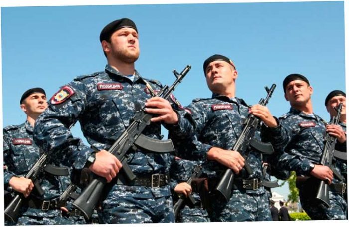 Полиция Чечни на параде