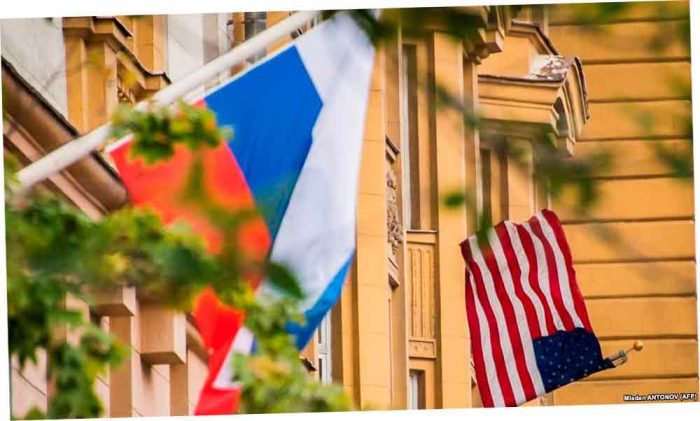 США временно приостановят выдачу