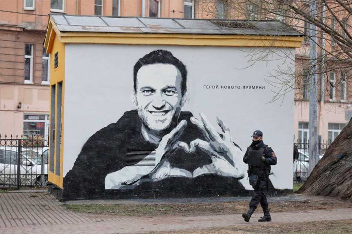Символ - творчество совместное. Срочно закрасить